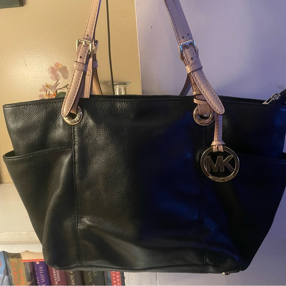 Michael Kors Jet Set Black Leather with Gold tone hardware Logo Charm